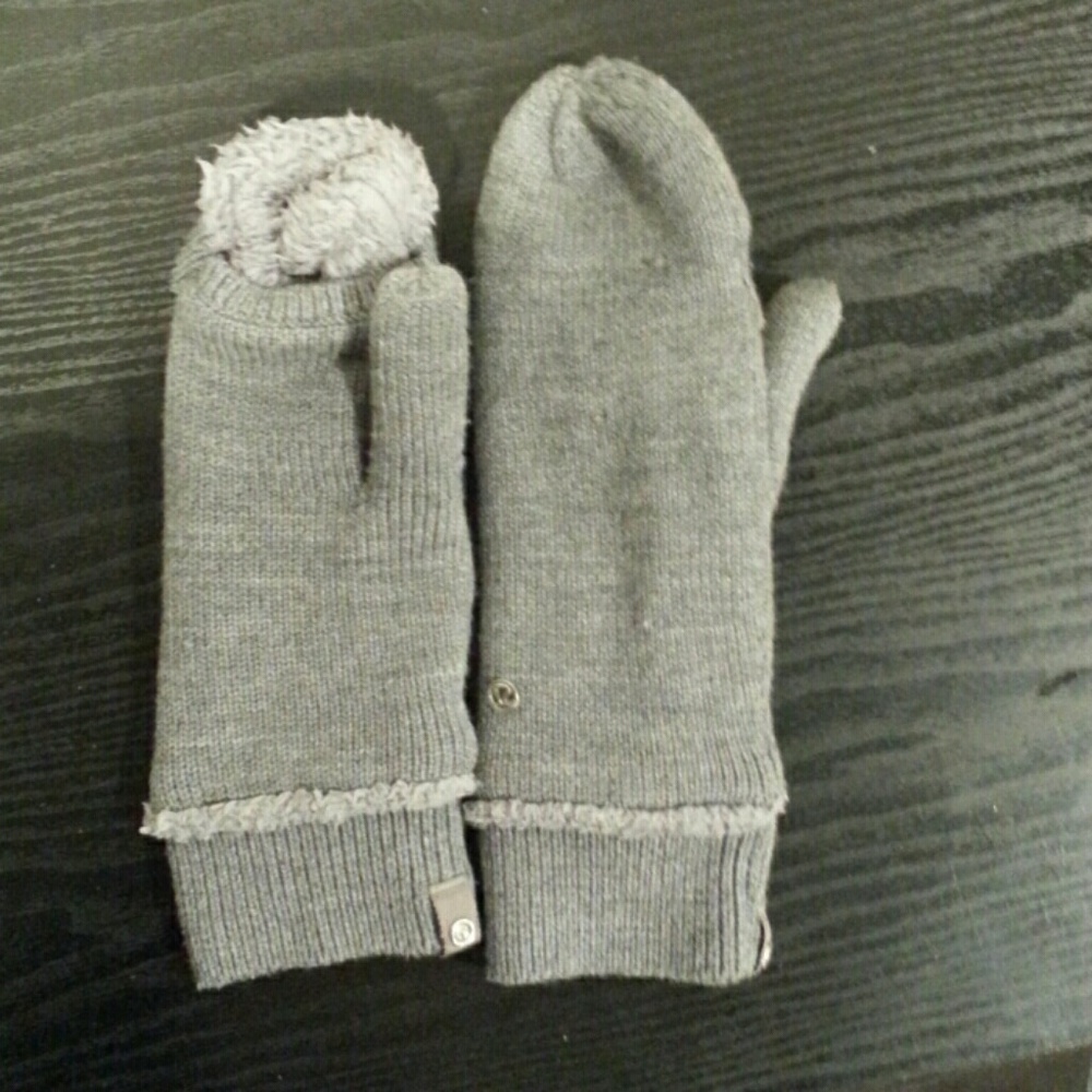Lululemon snow amazing mittens Sherpa!